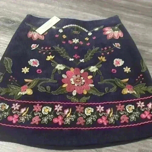 Gorgeous francesca’s mini skirt - Picture 3 of 5